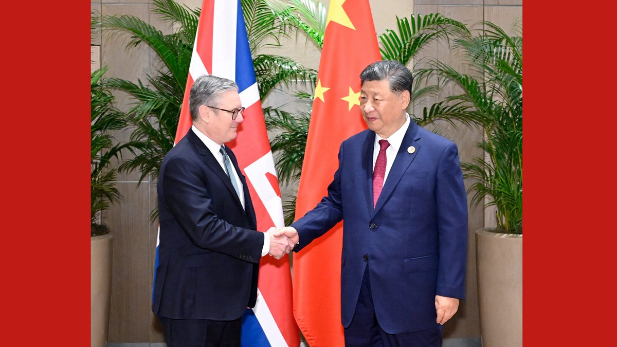 习近平会见英国首相